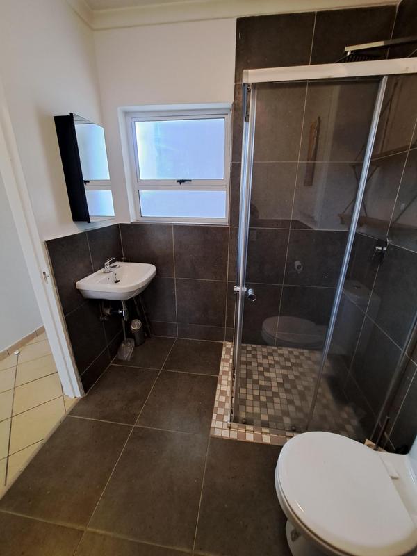 To Let 2 Bedroom Property for Rent in Buhrein Western Cape